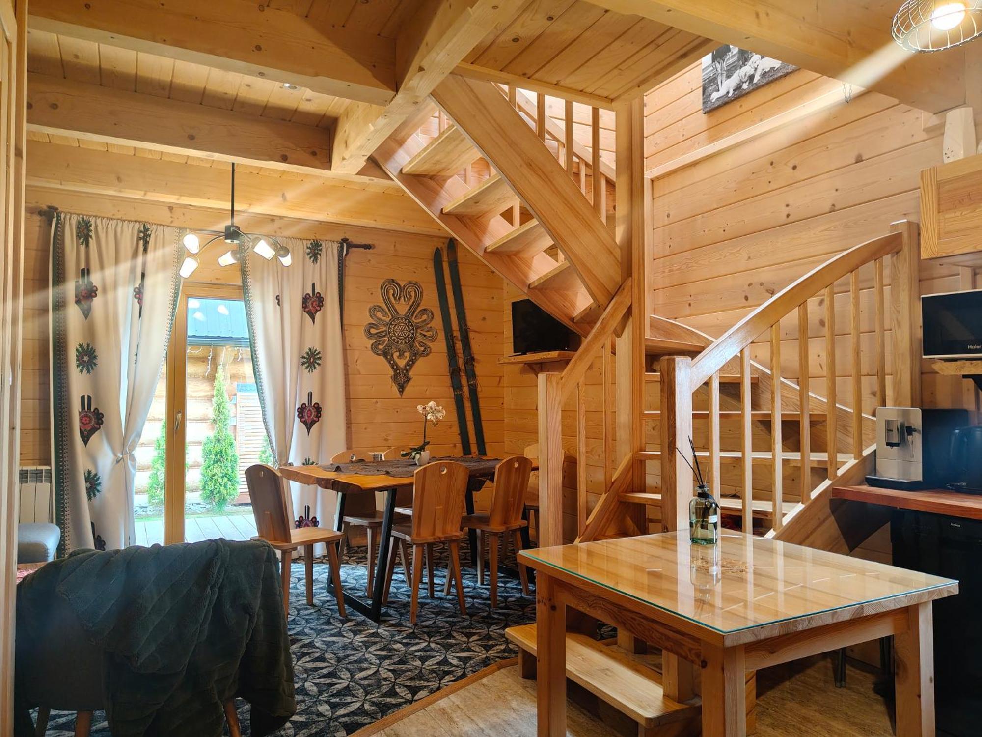 W Zebie Z Jacuzii I Sauna W Cenie Ferienhaus